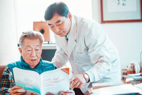 沈陽美萊張晨院長成為PRS雜志國際編委！