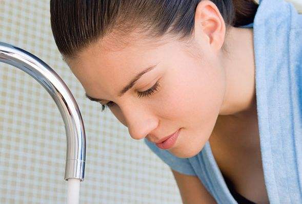 下巴上長痘痘是什么原因？怎么去除？