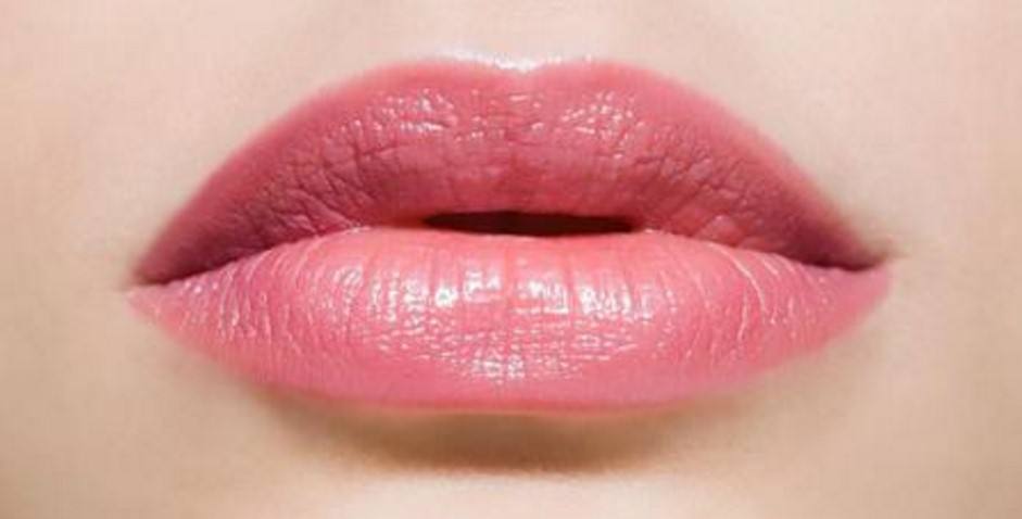 玻尿酸和膠原蛋白注射豐唇，哪個(gè)效果更好