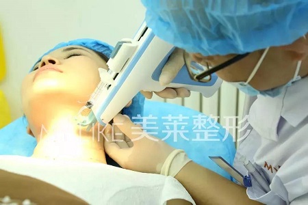 頸紋真可怕！