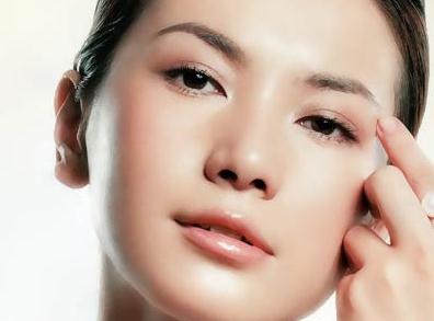 深圳做眼部去脂容易嗎？