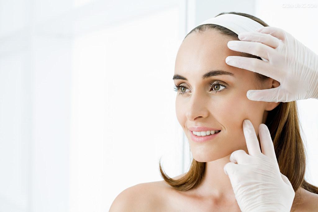 武漢拉皮除皺手術(shù)價(jià)格是多少？