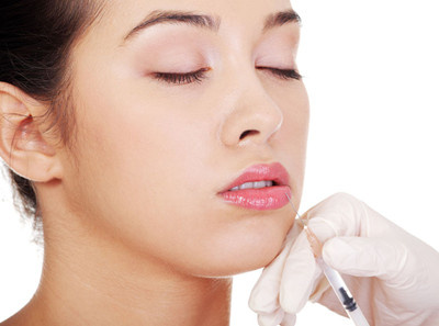 深圳注射玻尿酸豐唇貴嗎？