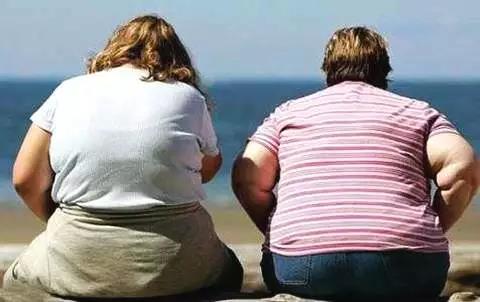 天啊腰粗易患癌？！天天坐8小時，懶妹子如何光速減肥？