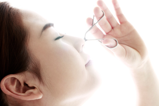 假體隆鼻后假體會不會移位？