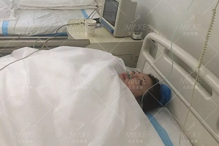 顏值：金剛?cè)绾位黹L腿女神？