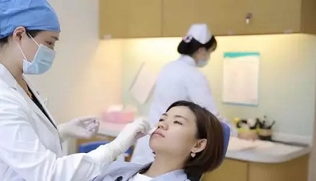 法令紋、川字紋