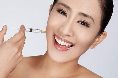 想要做玻尿酸，就得先了解玻尿酸有什么作用，抗衰美容的神器