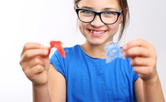 舌側矯正牙齒的費用是多少，需要多久時間